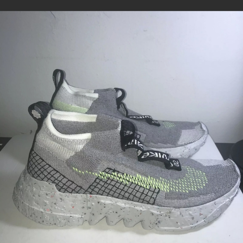 Nike Space Hippie 02